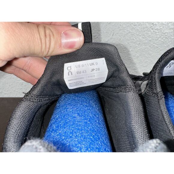 ON Cloudaway Sneaker Women Size 11 Swiss Engineering Running Shoes 49.99129 EUC - Picture 6 of 10